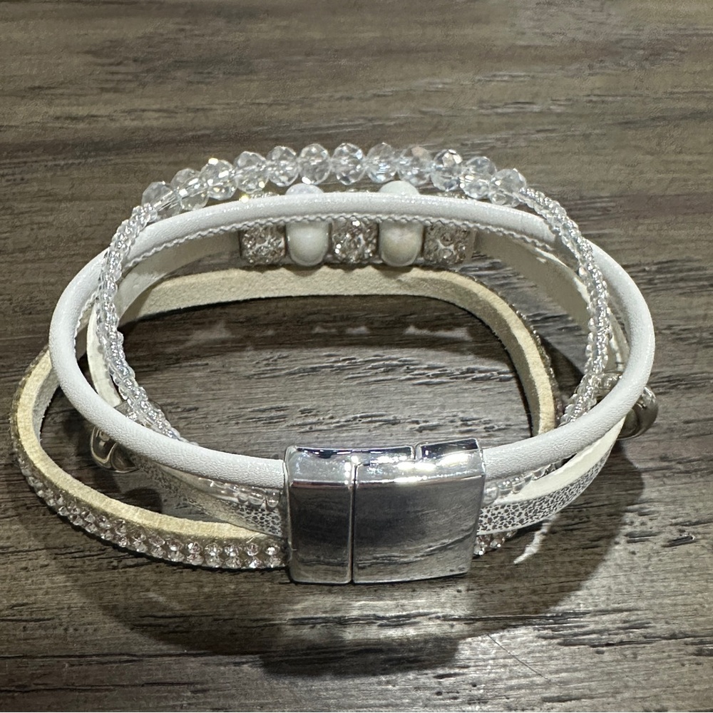 Elegant Silver and White Beaded Bracelet Stack with Magnetic Closure - Picture 3 of 3